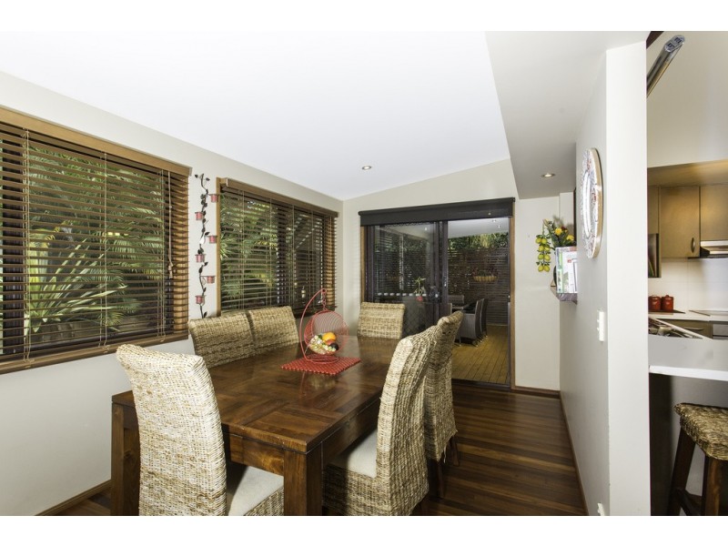 42 Broadwater Esplanade, Bilambil Heights NSW 2486