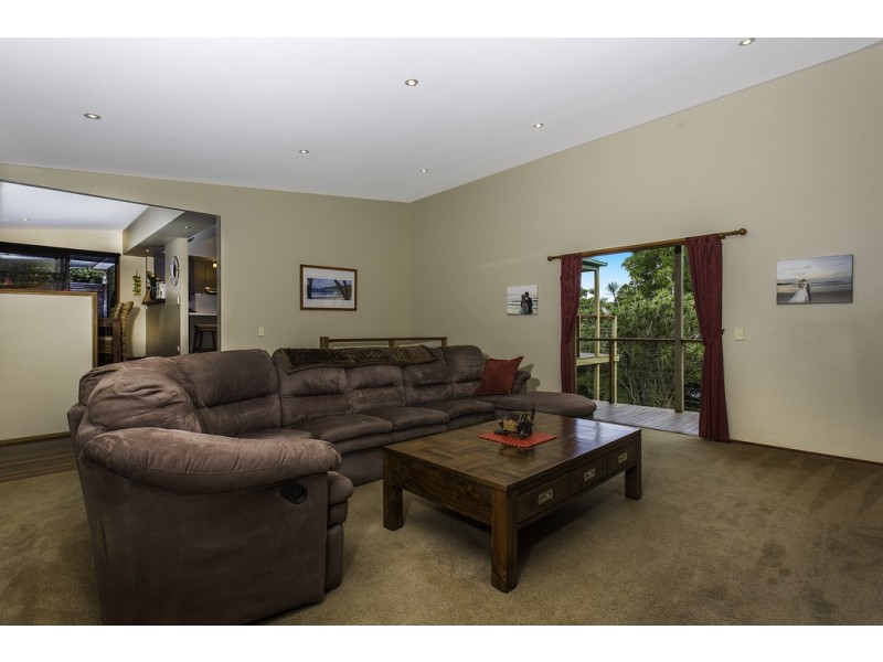 42 Broadwater Esplanade, Bilambil Heights NSW 2486