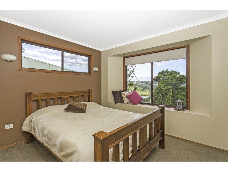 42 Broadwater Esplanade, Bilambil Heights NSW 2486