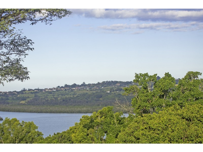 42 Broadwater Esplanade, Bilambil Heights NSW 2486