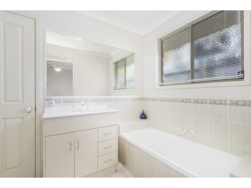 2 / 3 Daintree Close, Banora Point NSW 2486