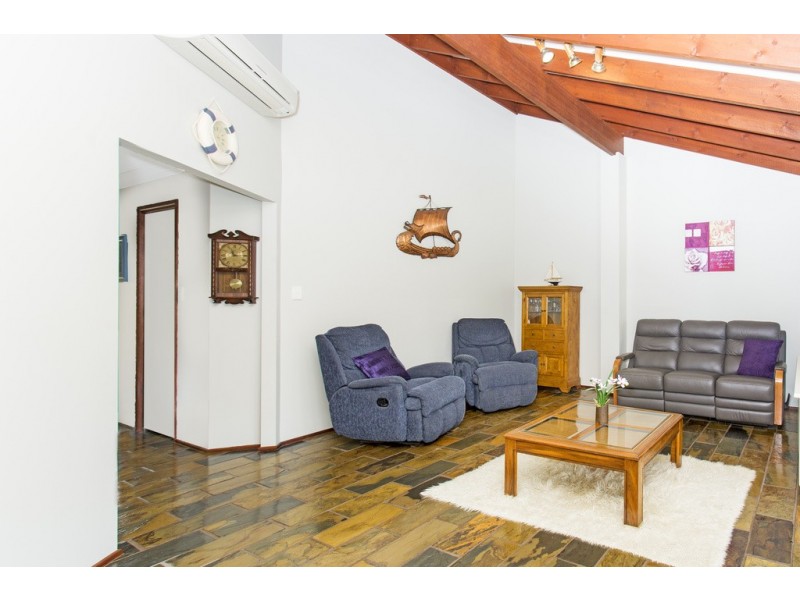 2 / 113 Sunset Boulevard, Tweed Heads West NSW 2485