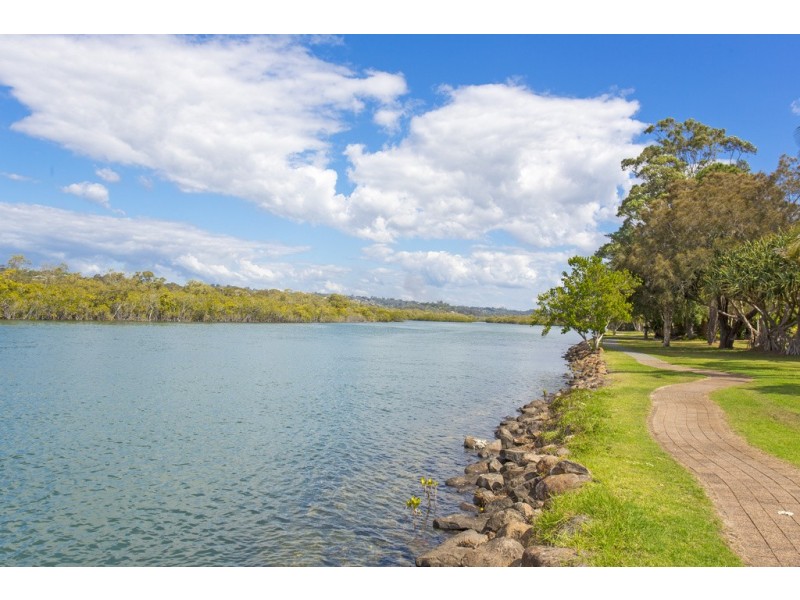 2 / 113 Sunset Boulevard, Tweed Heads West NSW 2485