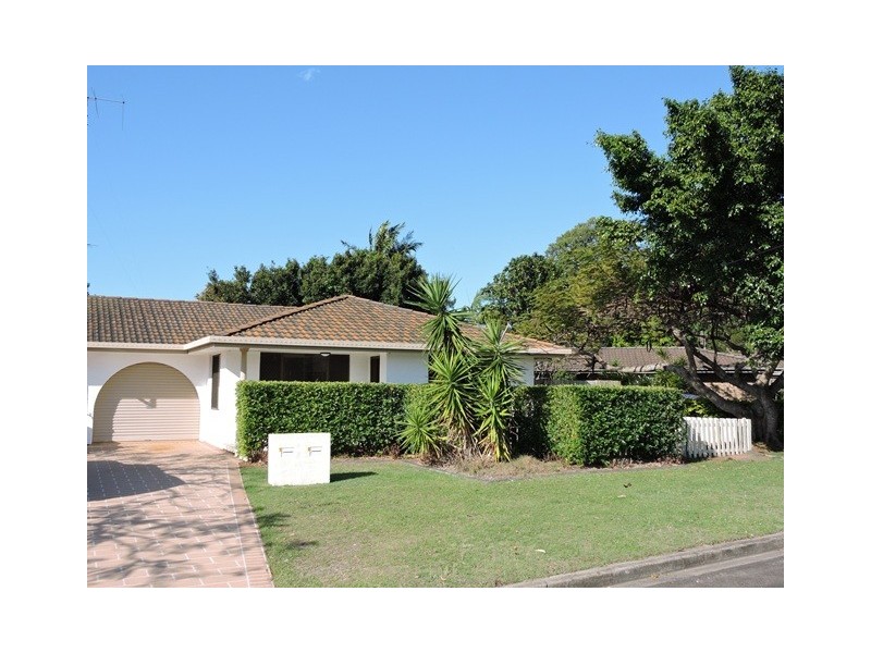 2 / 1 Pelican Place, Tweed Heads West NSW 2485