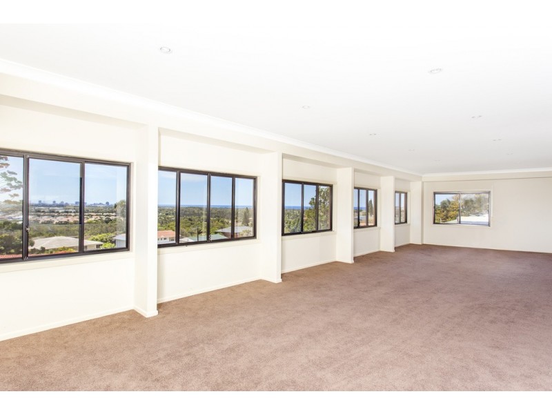 5 Oyster Point Road, Banora Point NSW 2486