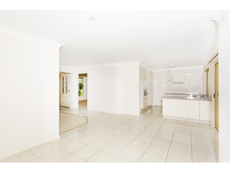 1 / 4 Magnolia Crescent, Banora Point NSW 2486