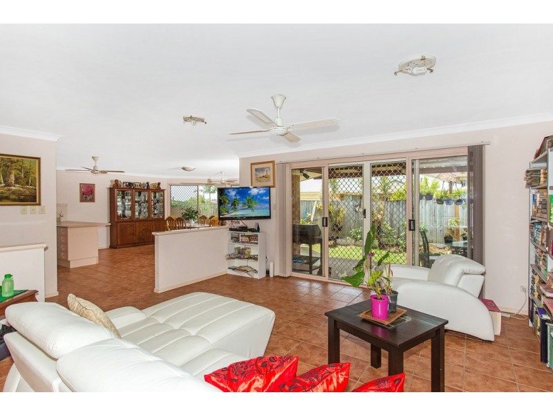 6 Rosslea Court, Banora Point NSW 2486