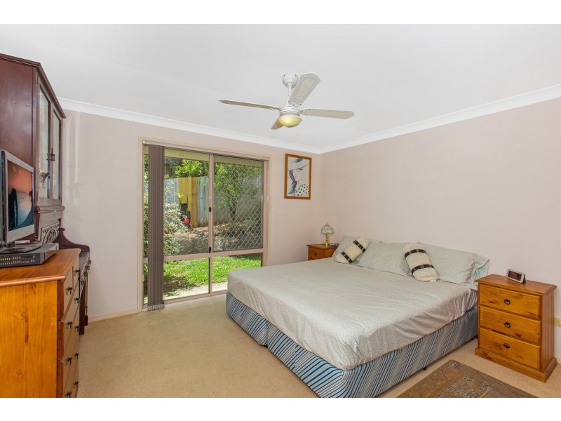 6 Rosslea Court, Banora Point NSW 2486