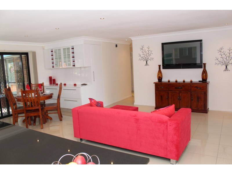 4 Caravel Place, Banora Point NSW 2486