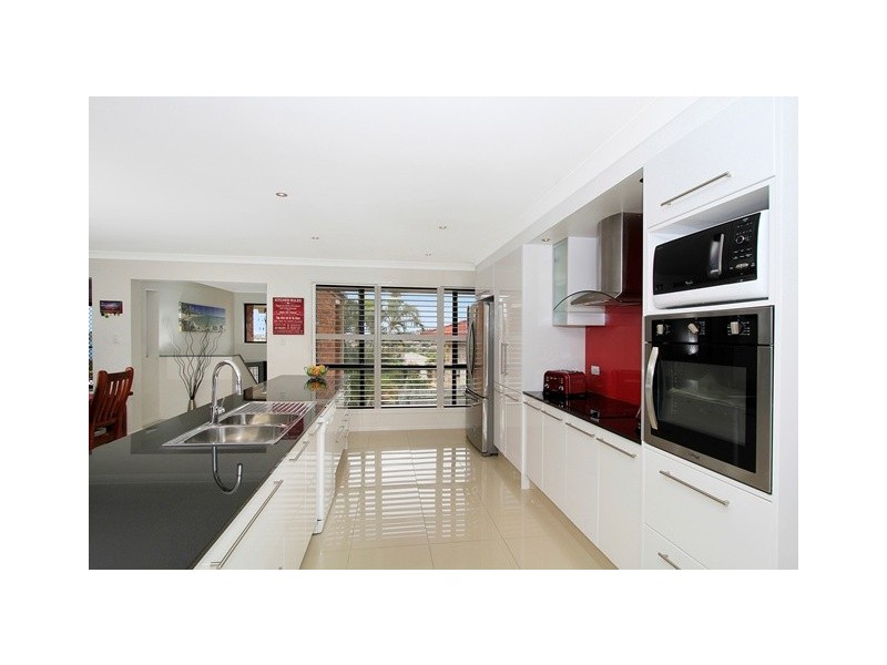 4 Caravel Place, Banora Point NSW 2486