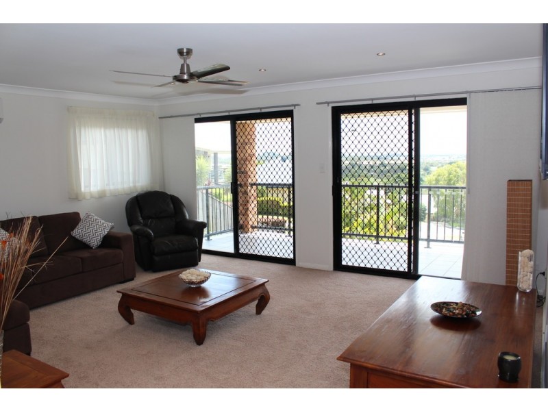 4 Caravel Place, Banora Point NSW 2486