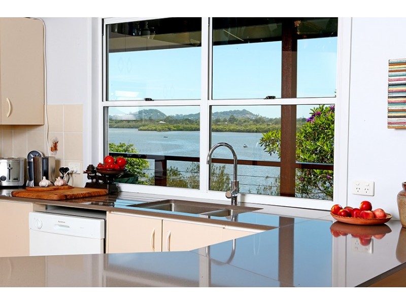 136 Broadwater Esplanade, Bilambil Heights NSW 2486