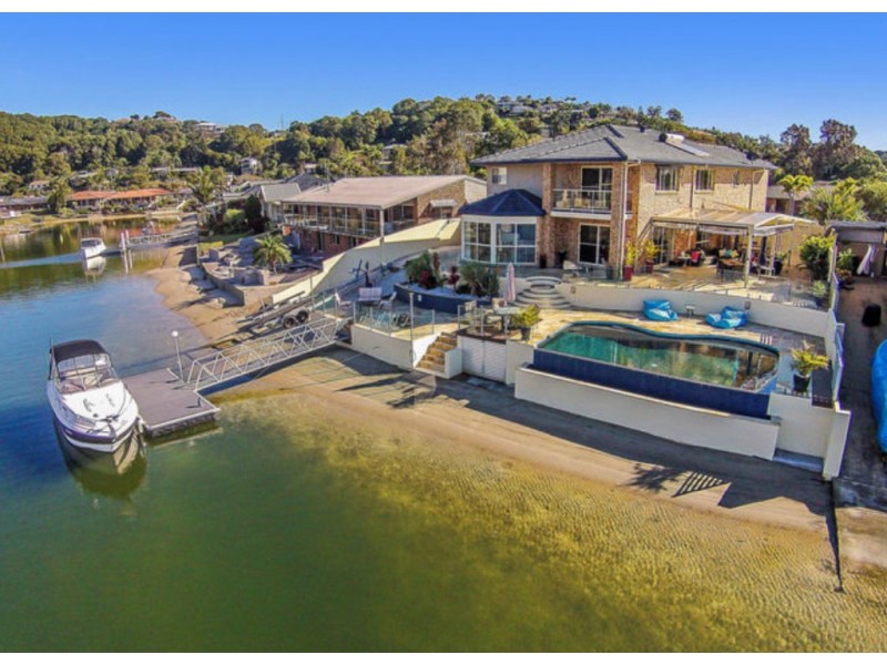 18 Bosun Boulevard, Banora Point NSW 2486