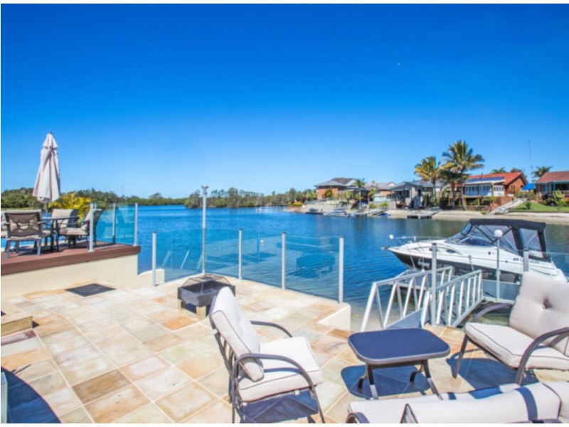 18 Bosun Boulevard, Banora Point NSW 2486