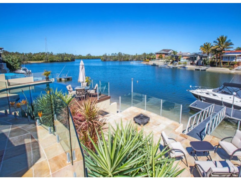 18 Bosun Boulevard, Banora Point NSW 2486