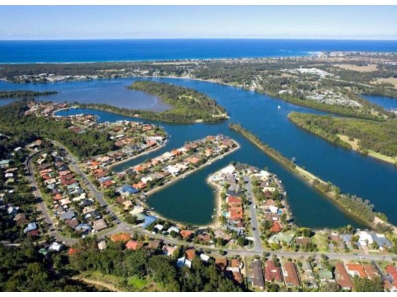 18 Bosun Boulevard, Banora Point NSW 2486