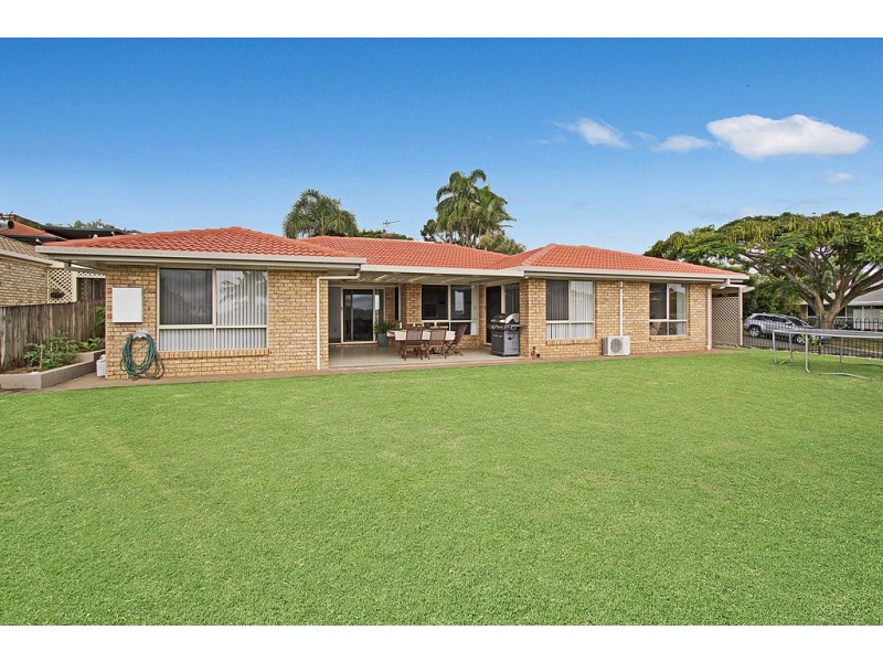 1 Chestnut Drive, Banora Point NSW 2486