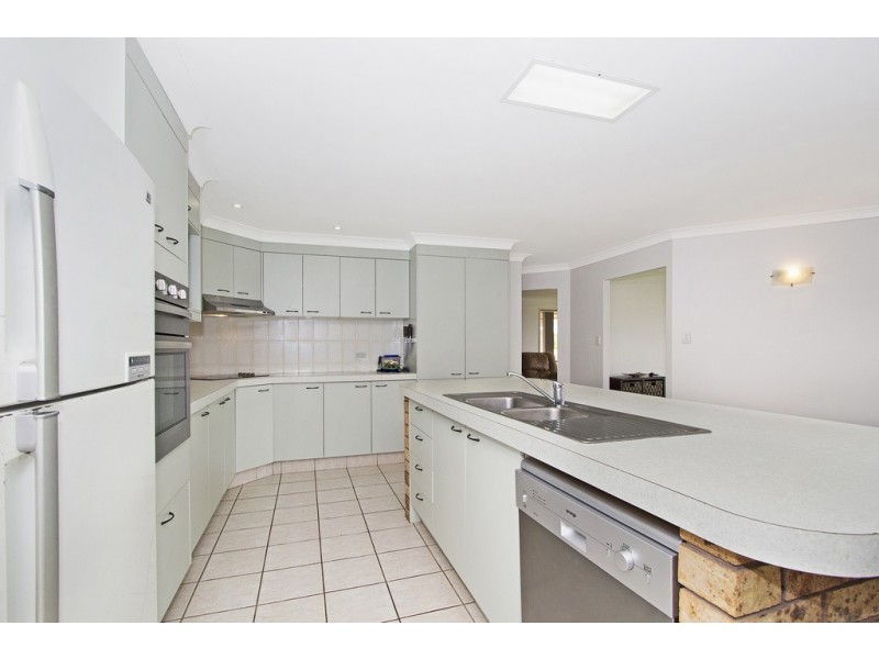 1 Chestnut Drive, Banora Point NSW 2486
