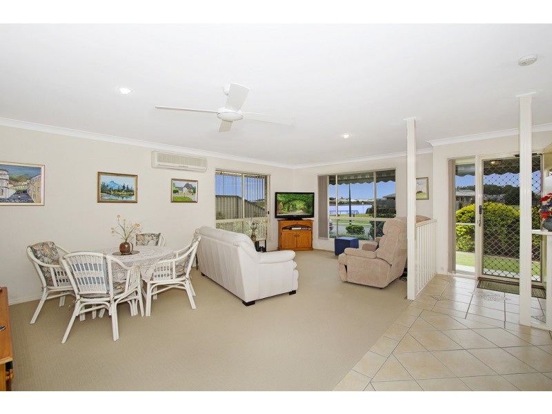 13 Winders Place, Banora Point NSW 2486