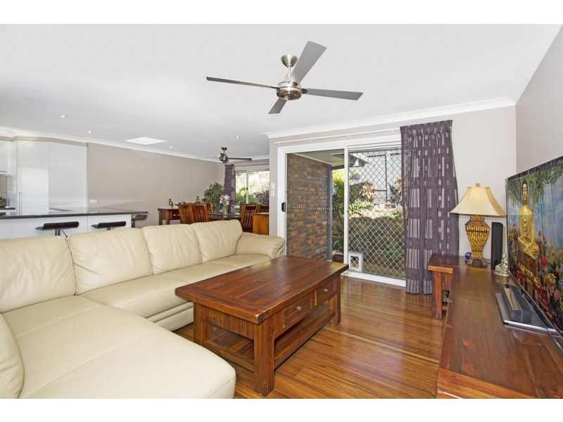 2 / 5 Chestnut Drive, Banora Point NSW 2486