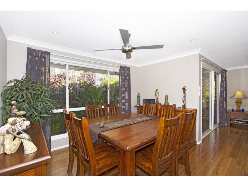 2 / 5 Chestnut Drive, Banora Point NSW 2486