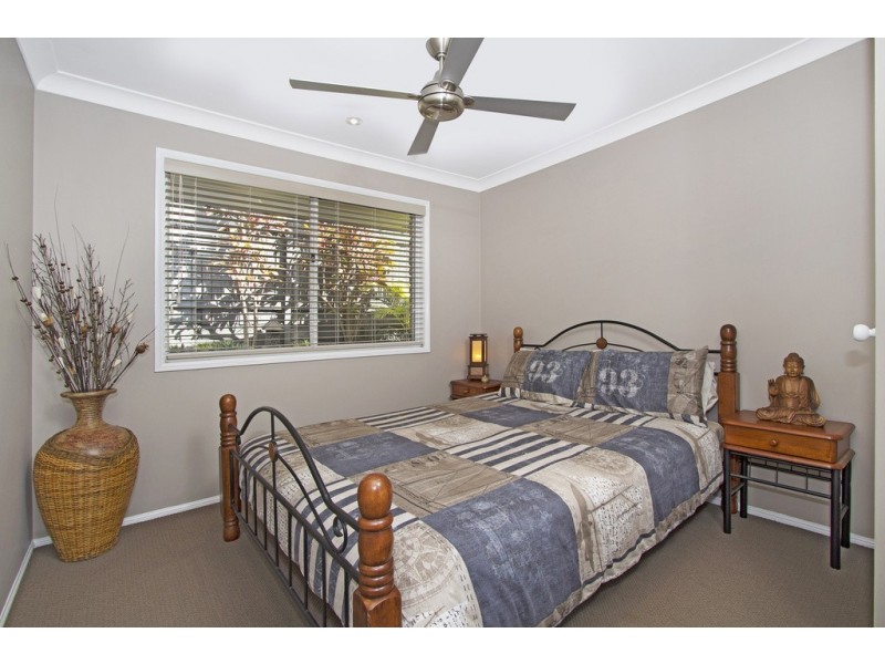 2 / 5 Chestnut Drive, Banora Point NSW 2486