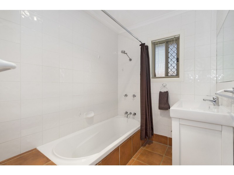 2 Kittiwake Street, Banora Point NSW 2486
