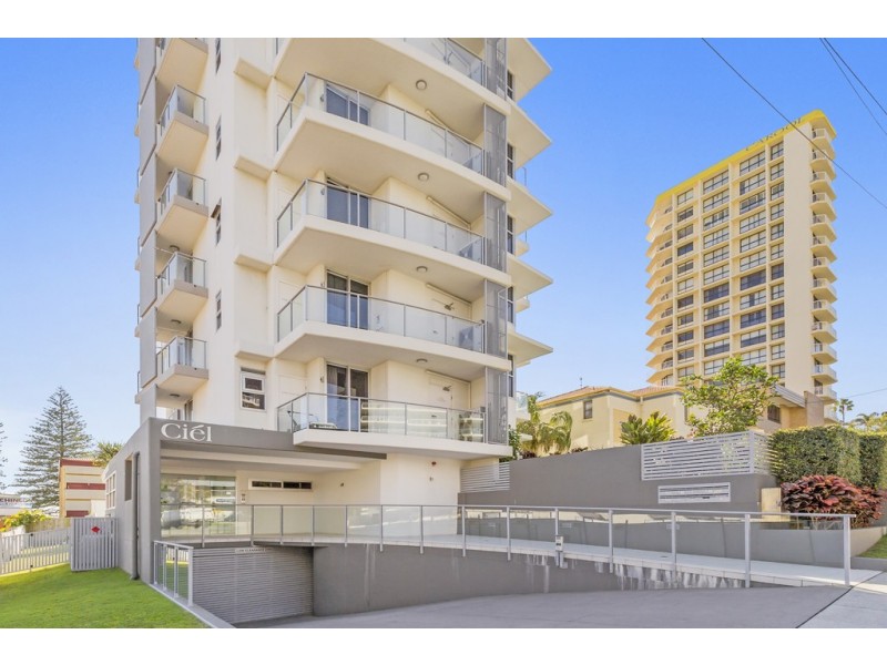 4 / 11 Eden Avenue, Coolangatta QLD 4225