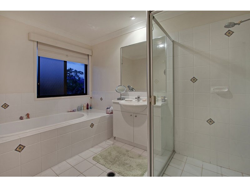 33 Daintree Close, Banora Point NSW 2486