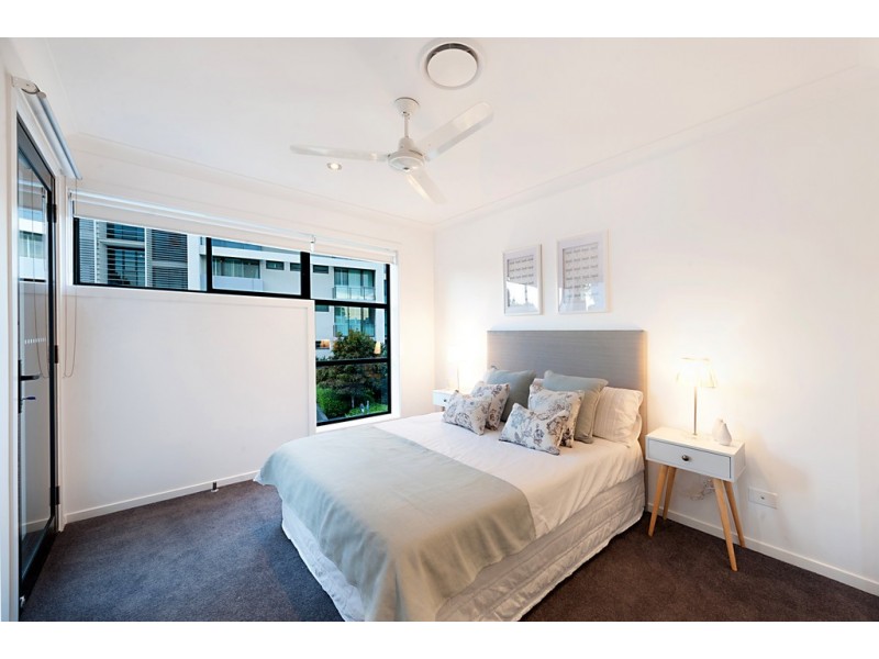 Villa 12 Bayview Road, Paradise Point QLD 4216