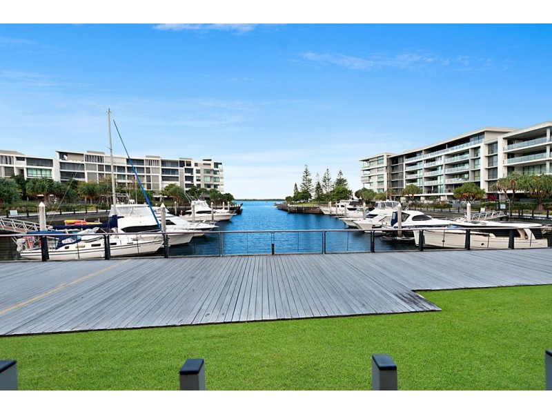 Villa 12 Bayview Road, Paradise Point QLD 4216