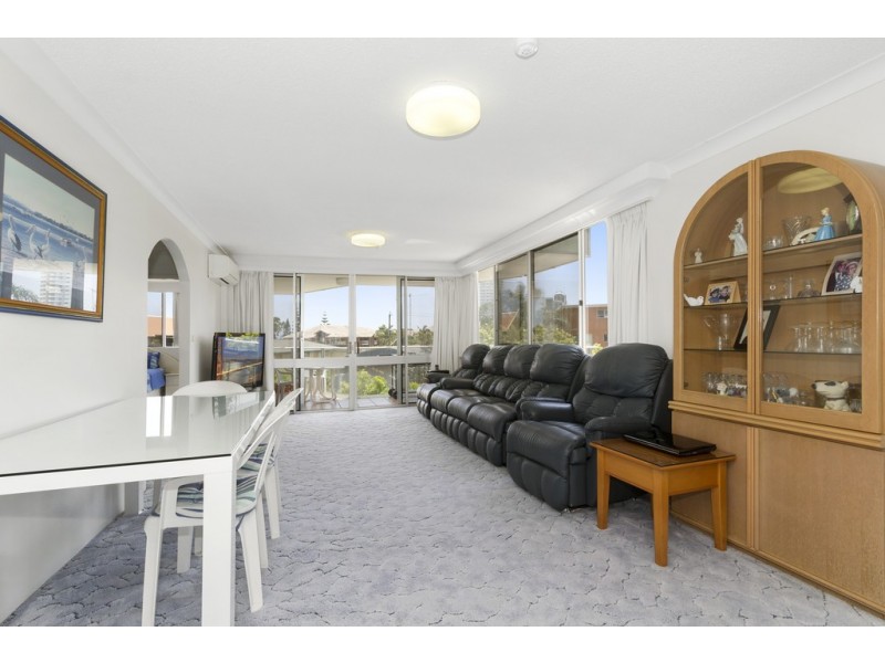 10 / 30 The Esplanade, Burleigh Heads QLD 4220