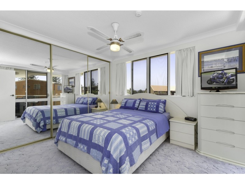 10 / 30 The Esplanade, Burleigh Heads QLD 4220