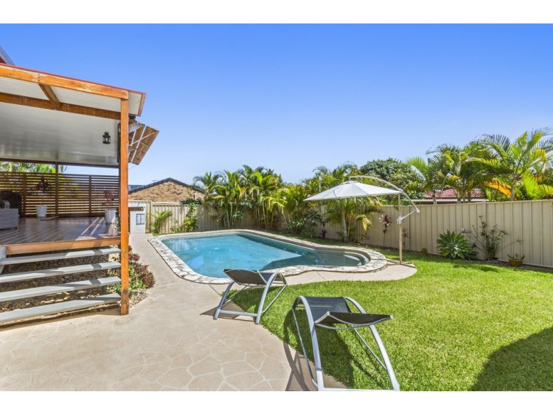 10 Mariners Crescent, Banora Point NSW 2486