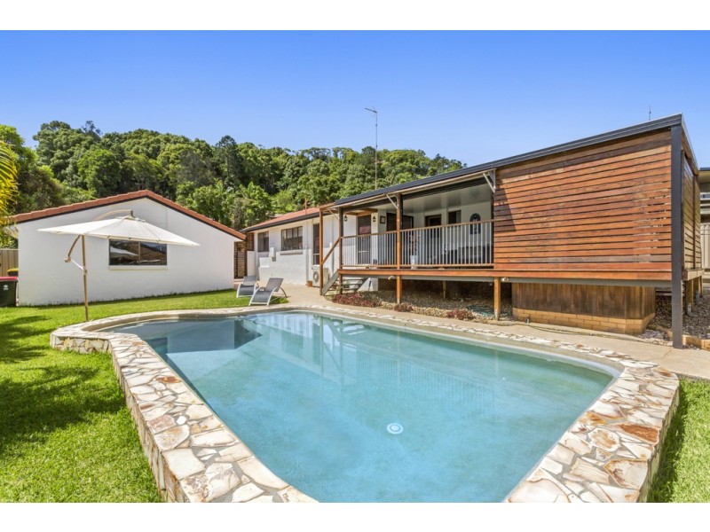 10 Mariners Crescent, Banora Point NSW 2486