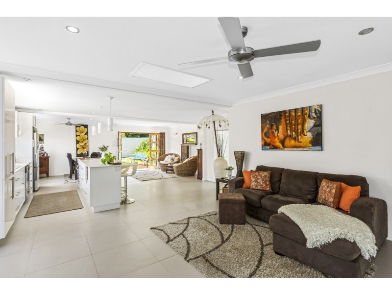 10 Mariners Crescent, Banora Point NSW 2486