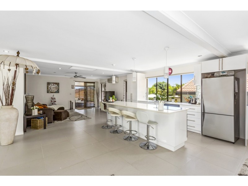 10 Mariners Crescent, Banora Point NSW 2486