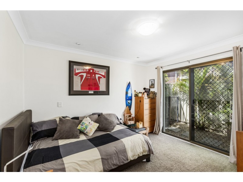 10 Mariners Crescent, Banora Point NSW 2486