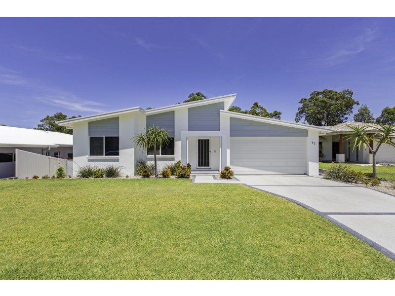 11 Westwood Street, Banora Point NSW 2486