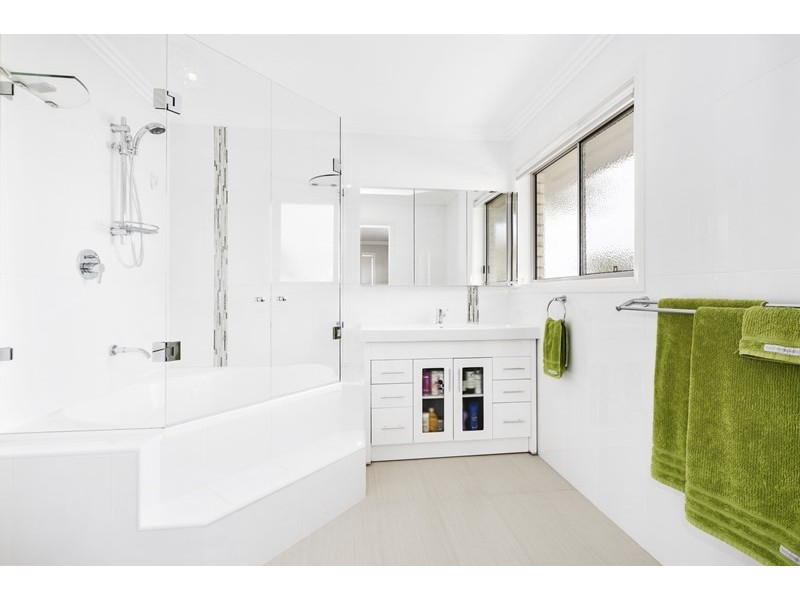 14 Manuka Road, Banora Point NSW 2486