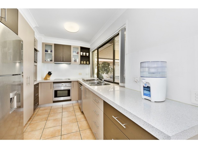 24 Mariners Crescent, Banora Point NSW 2486