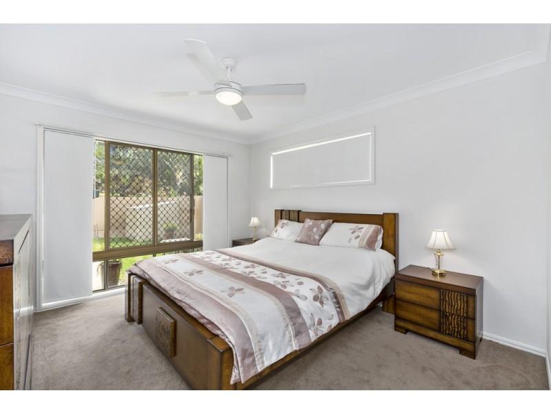 24 Mariners Crescent, Banora Point NSW 2486