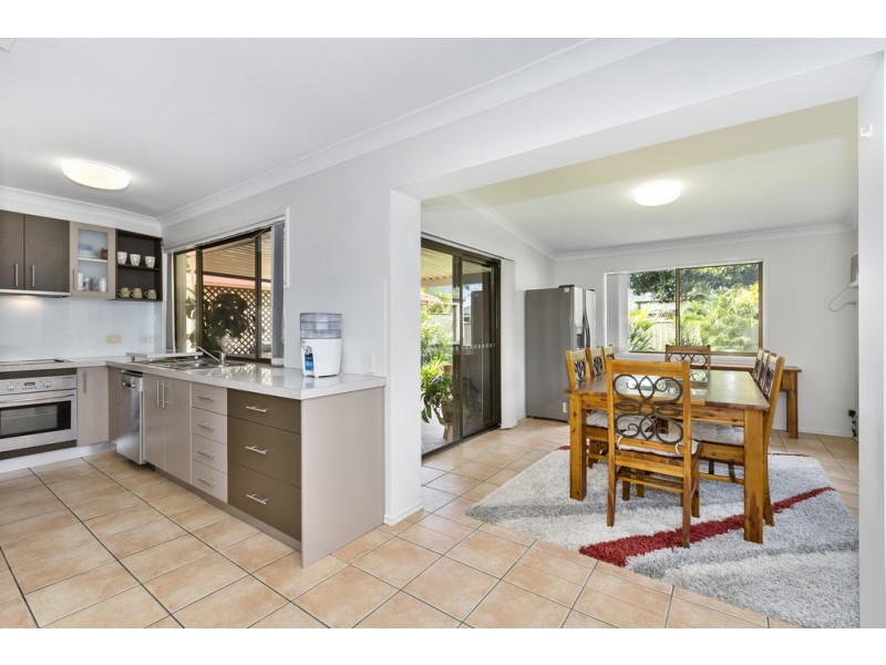 24 Mariners Crescent, Banora Point NSW 2486