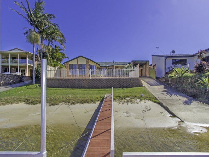 44 Bosun Boulevard, Banora Point NSW 2486