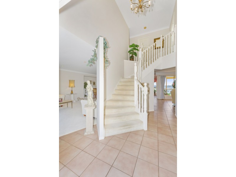 8 Aspen Place, Bilambil Heights NSW 2486