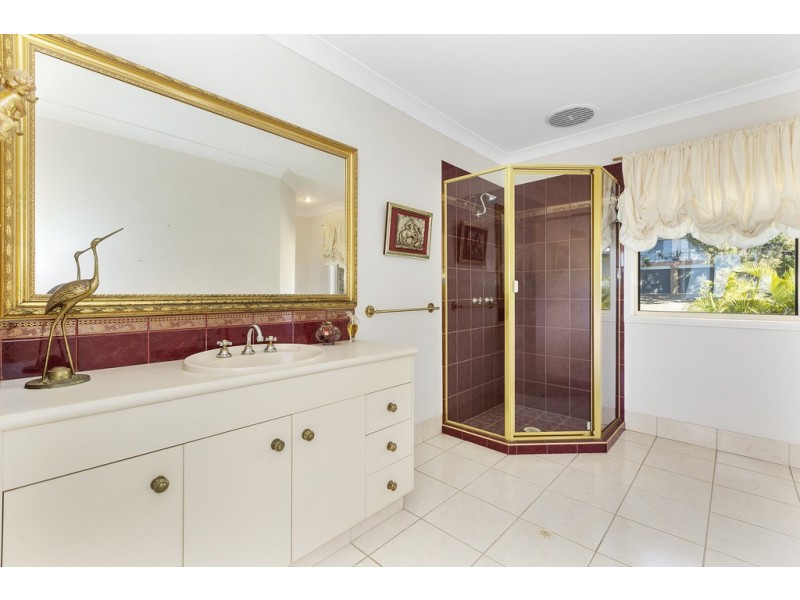 8 Aspen Place, Bilambil Heights NSW 2486