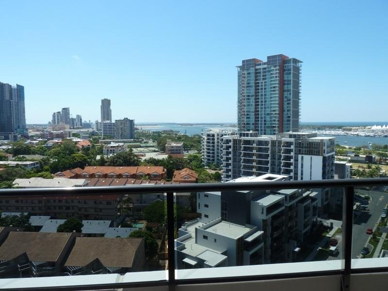 1711/2 Aqua Street, Southport QLD 4215