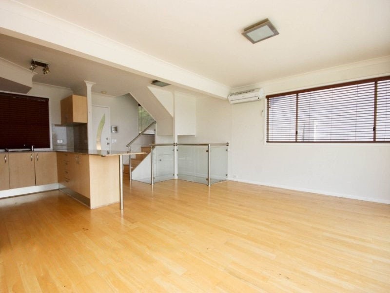 39 Hill Avenue, Burleigh Heads QLD 4220