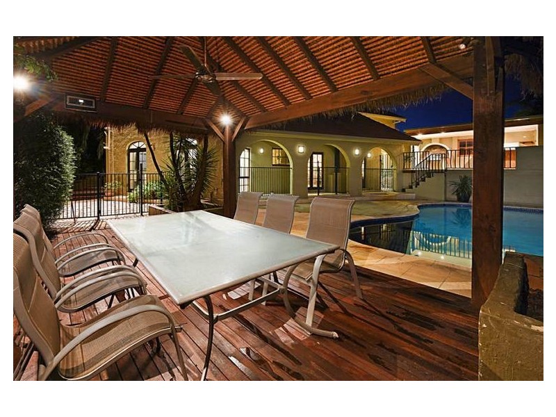 17 Dunbarton Avenue, Sorrento QLD 4217