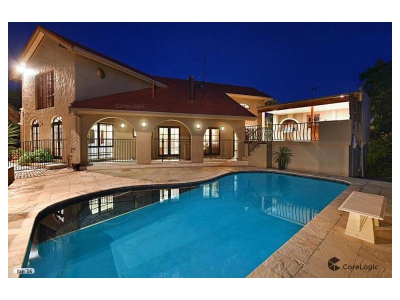 17 Dunbarton Avenue, Sorrento QLD 4217